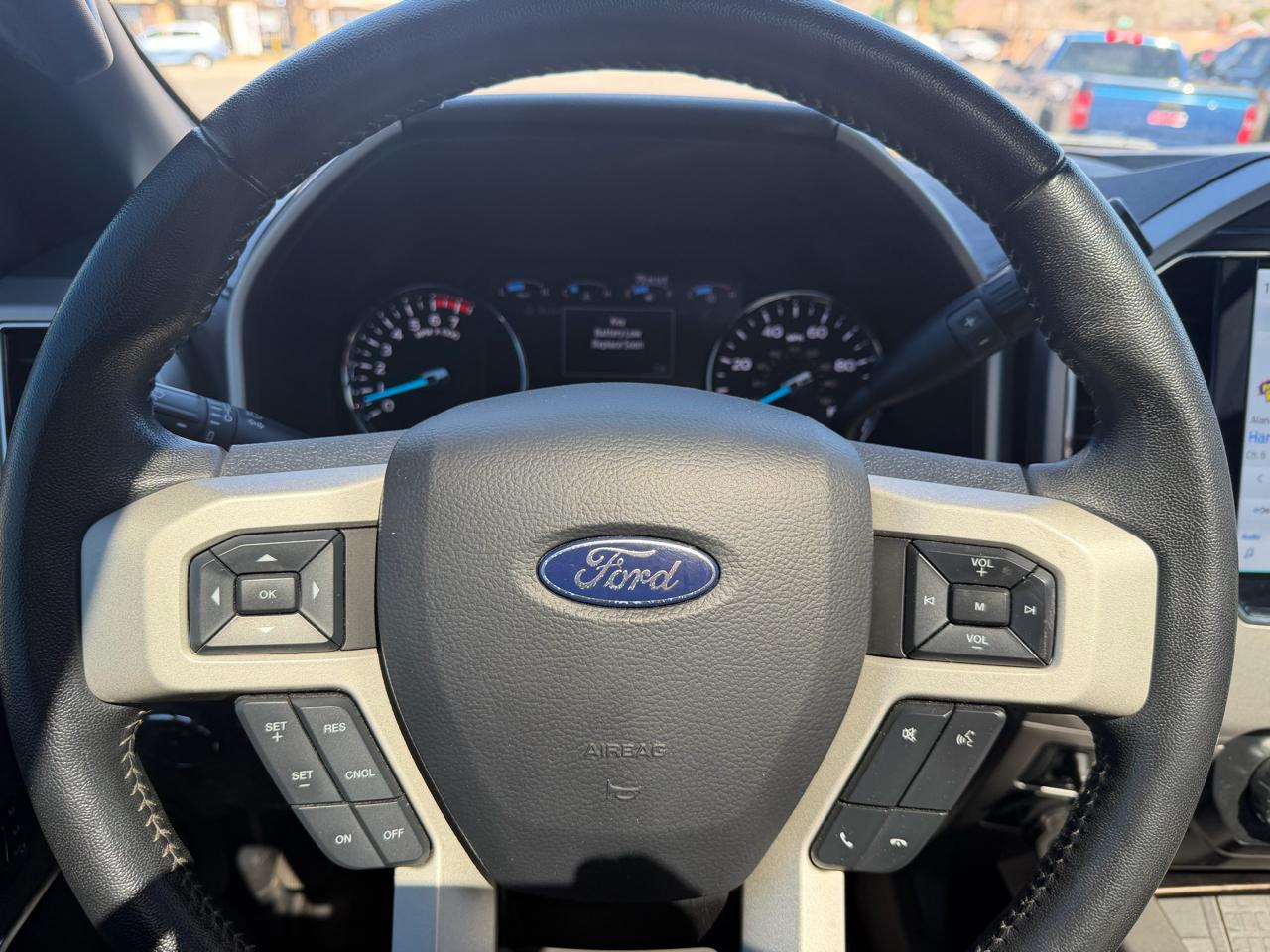 Ford Super Duty F-250 SRW 4WD Crew Cab 156" Lariat 2022