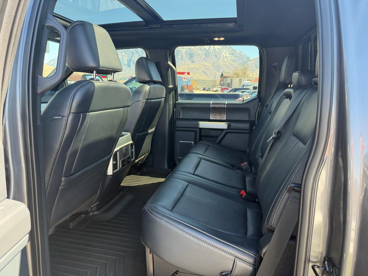 Ford Super Duty F-250 SRW 4WD Crew Cab 156" Lariat 2022