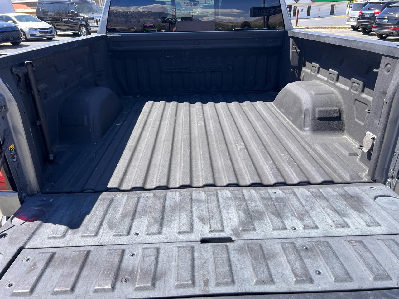 GMC Sierra 1500 4WD Crew Cab 147" Denali 2021