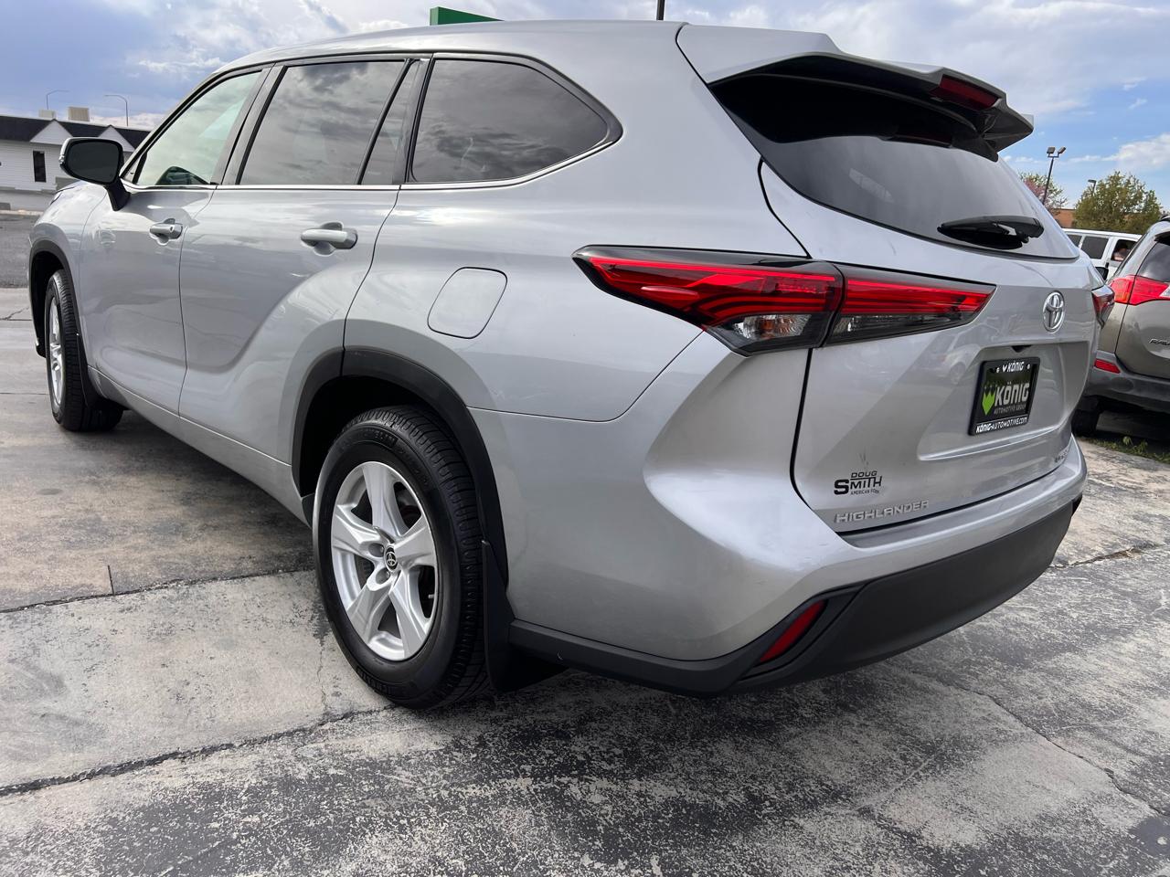 Toyota Highlander LE AWD (Natl) 2021