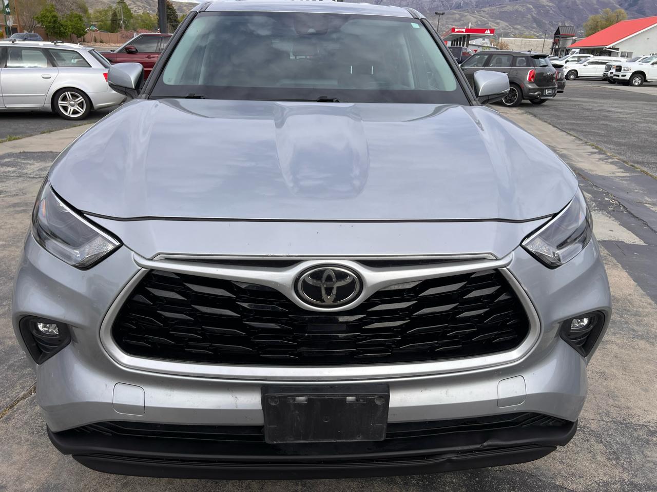 Toyota Highlander LE AWD (Natl) 2021