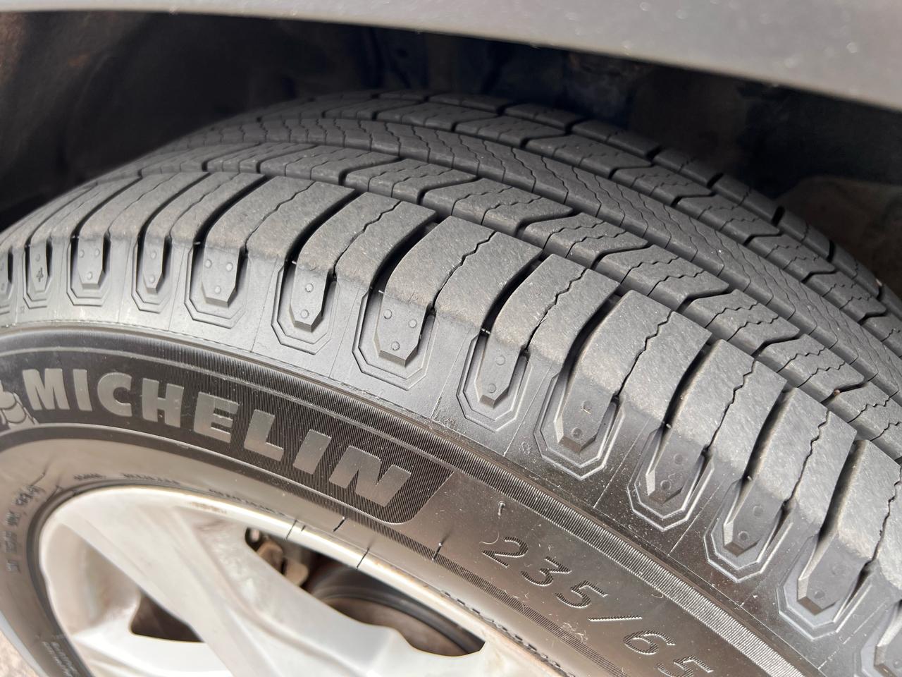 Toyota Highlander LE AWD (Natl) 2021