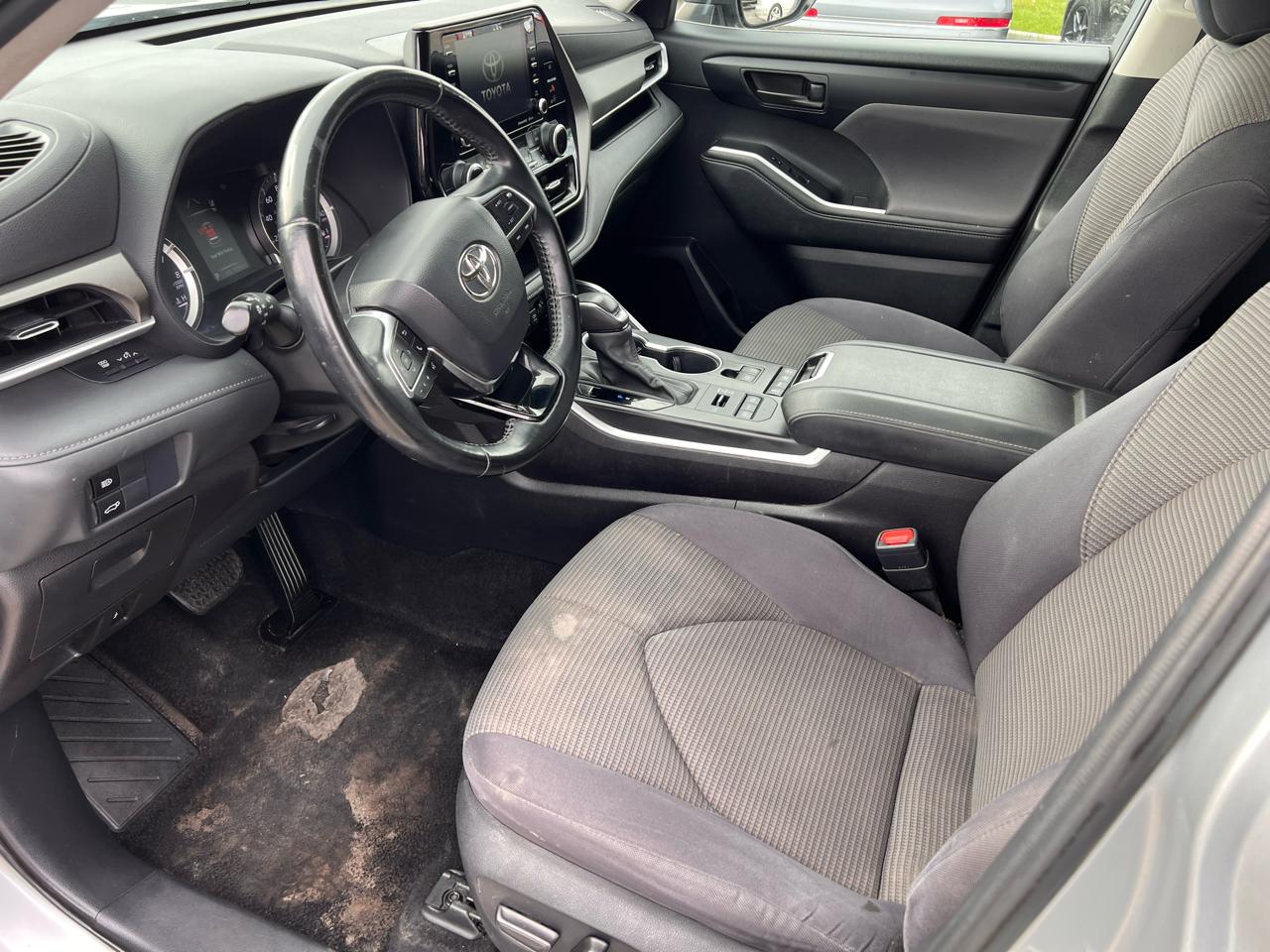 Toyota Highlander LE AWD (Natl) 2021