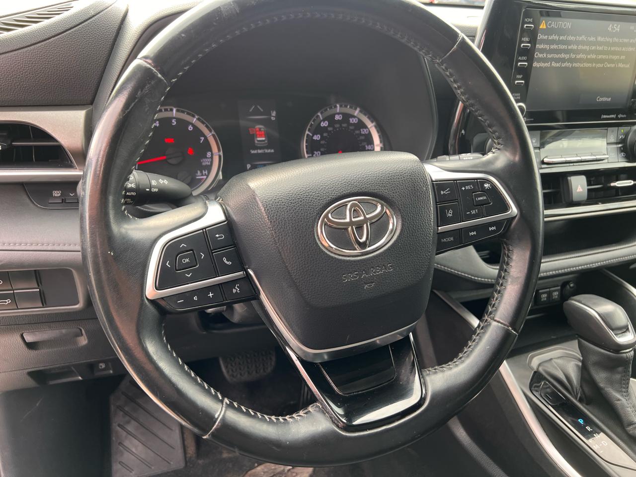 Toyota Highlander LE AWD (Natl) 2021