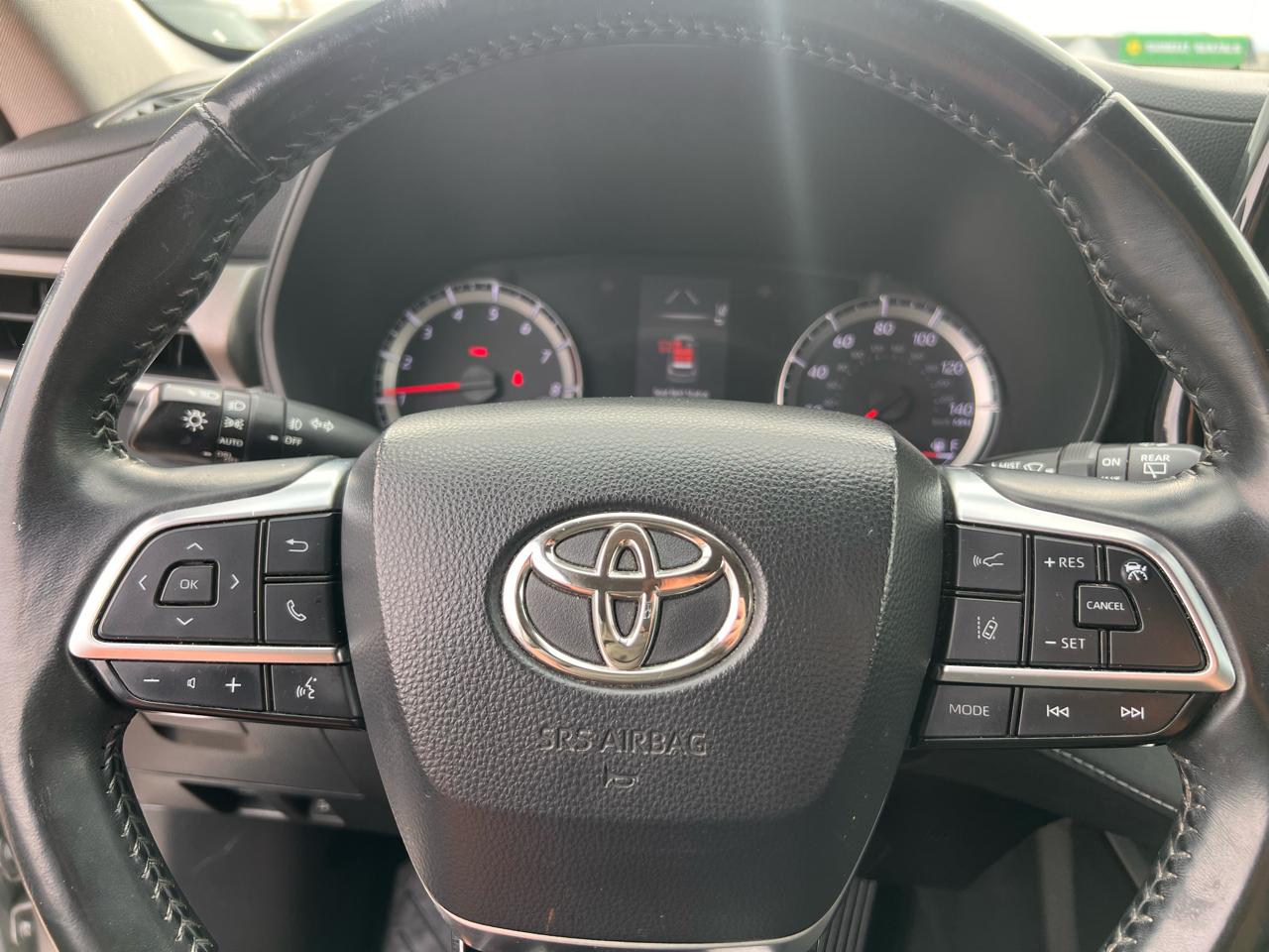 Toyota Highlander LE AWD (Natl) 2021