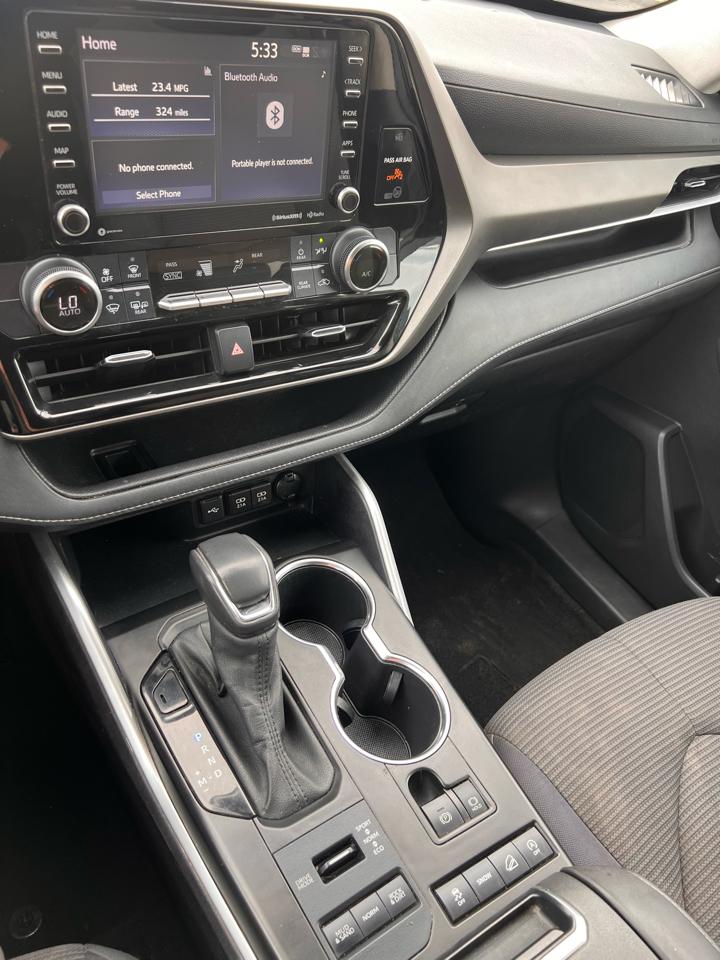 Toyota Highlander LE AWD (Natl) 2021