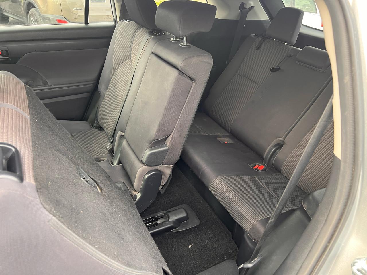 Toyota Highlander LE AWD (Natl) 2021