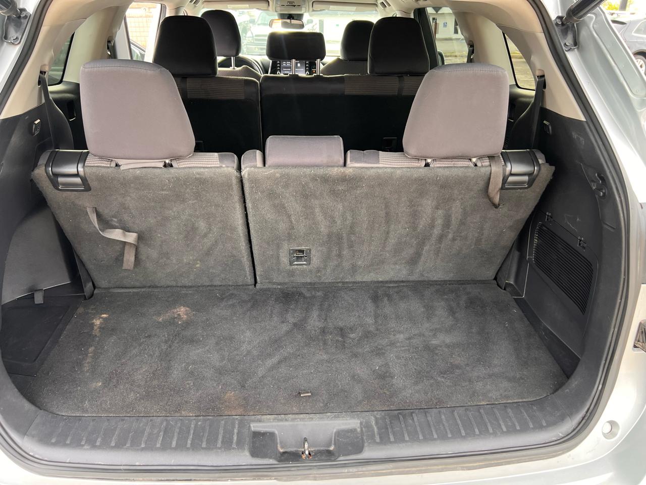 Toyota Highlander LE AWD (Natl) 2021