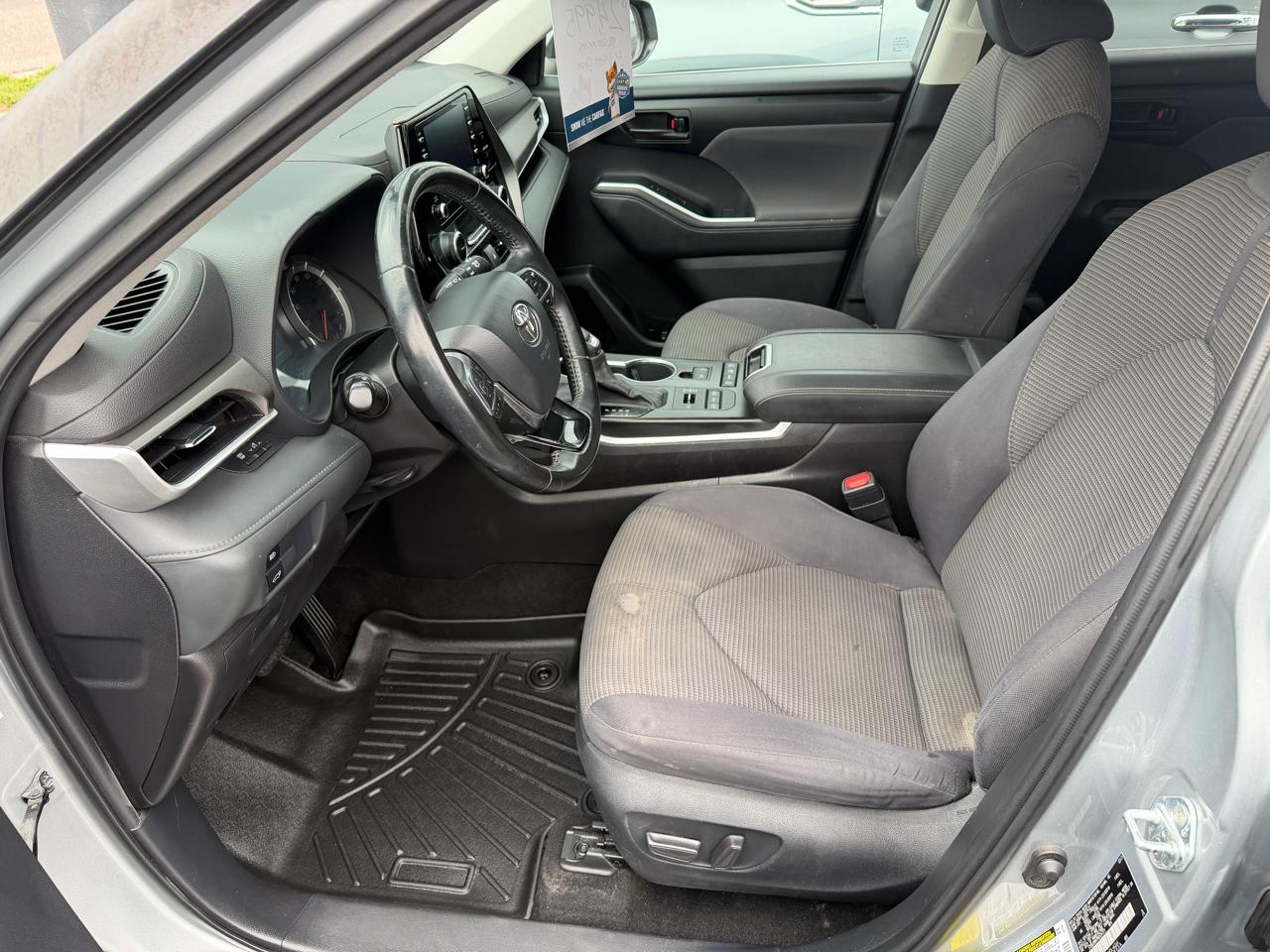 Toyota Highlander LE AWD (Natl) 2021