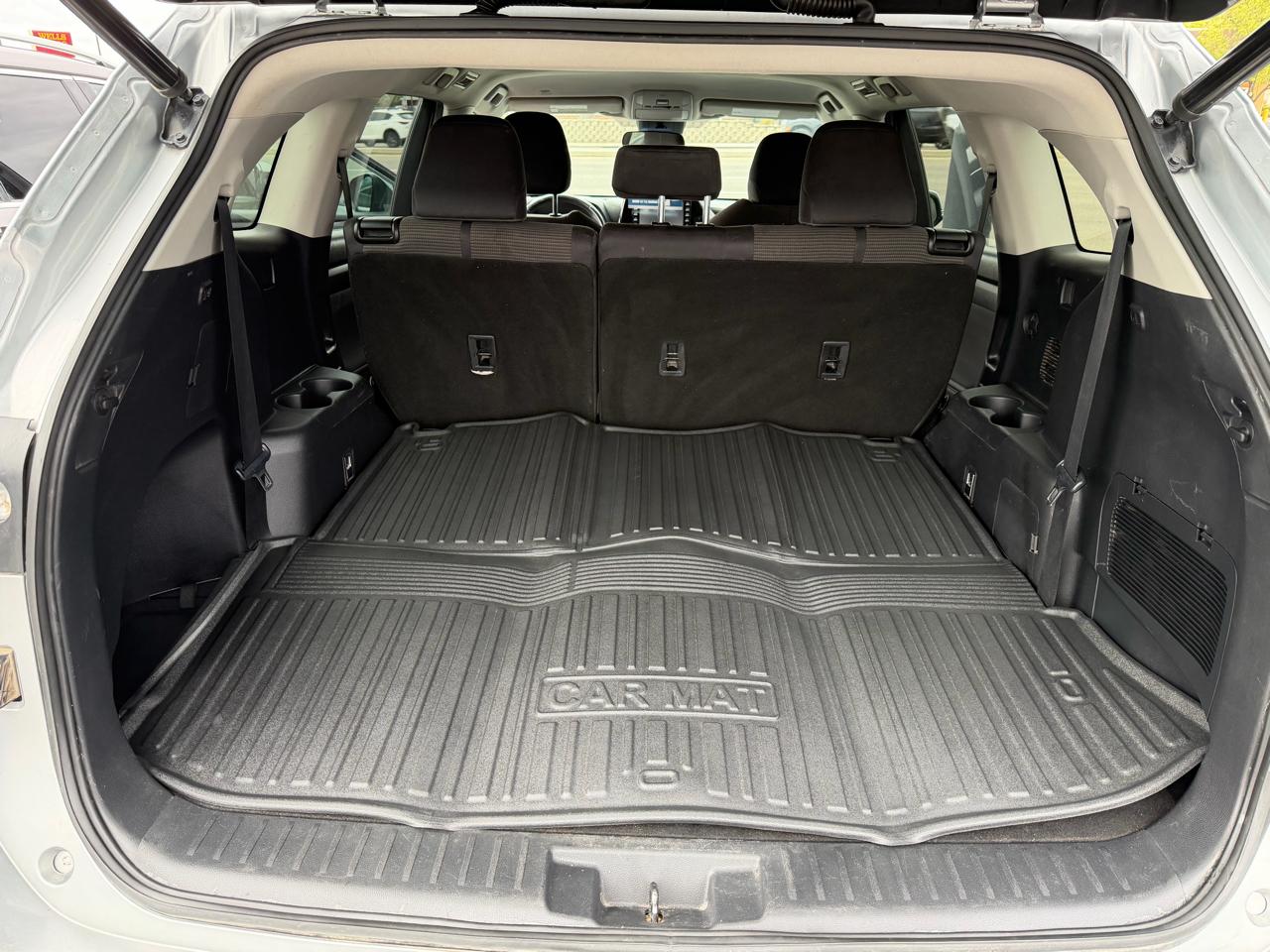 Toyota Highlander LE AWD (Natl) 2021