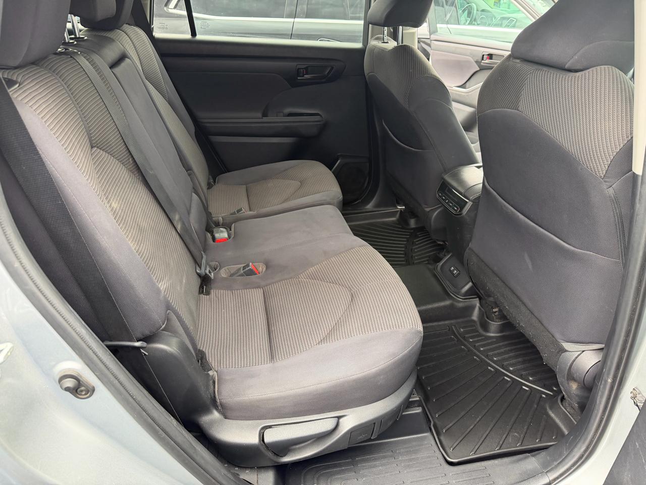 Toyota Highlander LE AWD (Natl) 2021