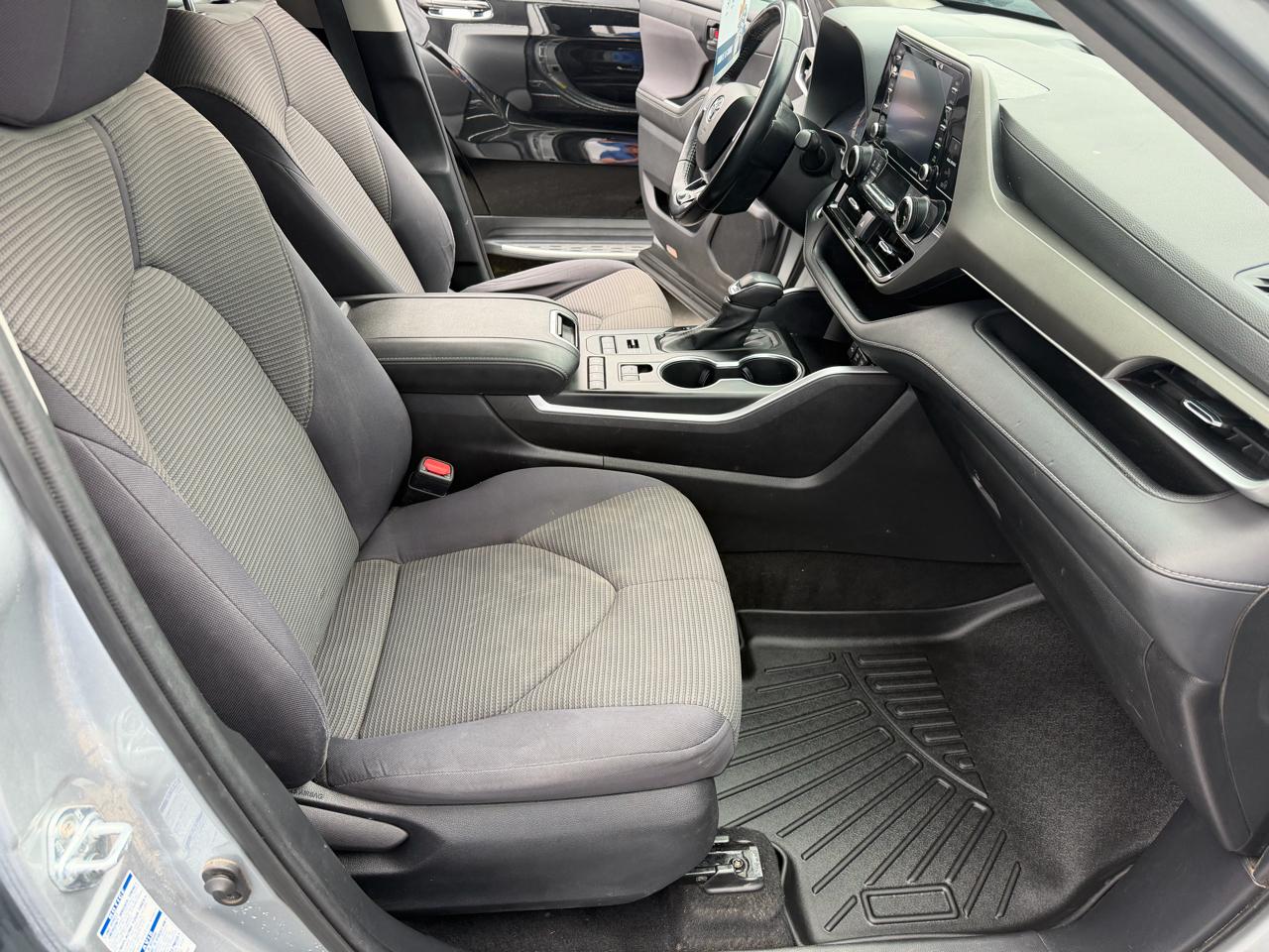 Toyota Highlander LE AWD (Natl) 2021