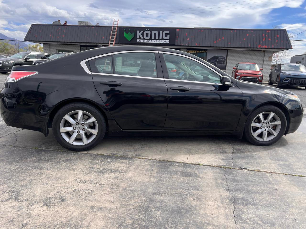 Acura TL 4dr Sdn Auto 2WD 2012