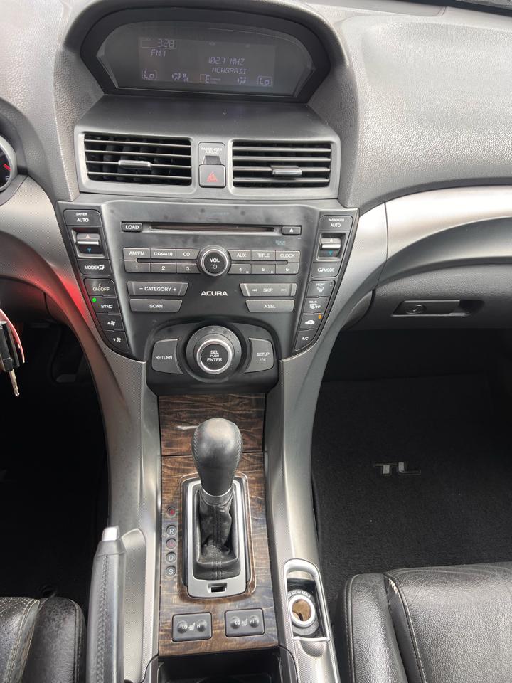 Acura TL 4dr Sdn Auto 2WD 2012