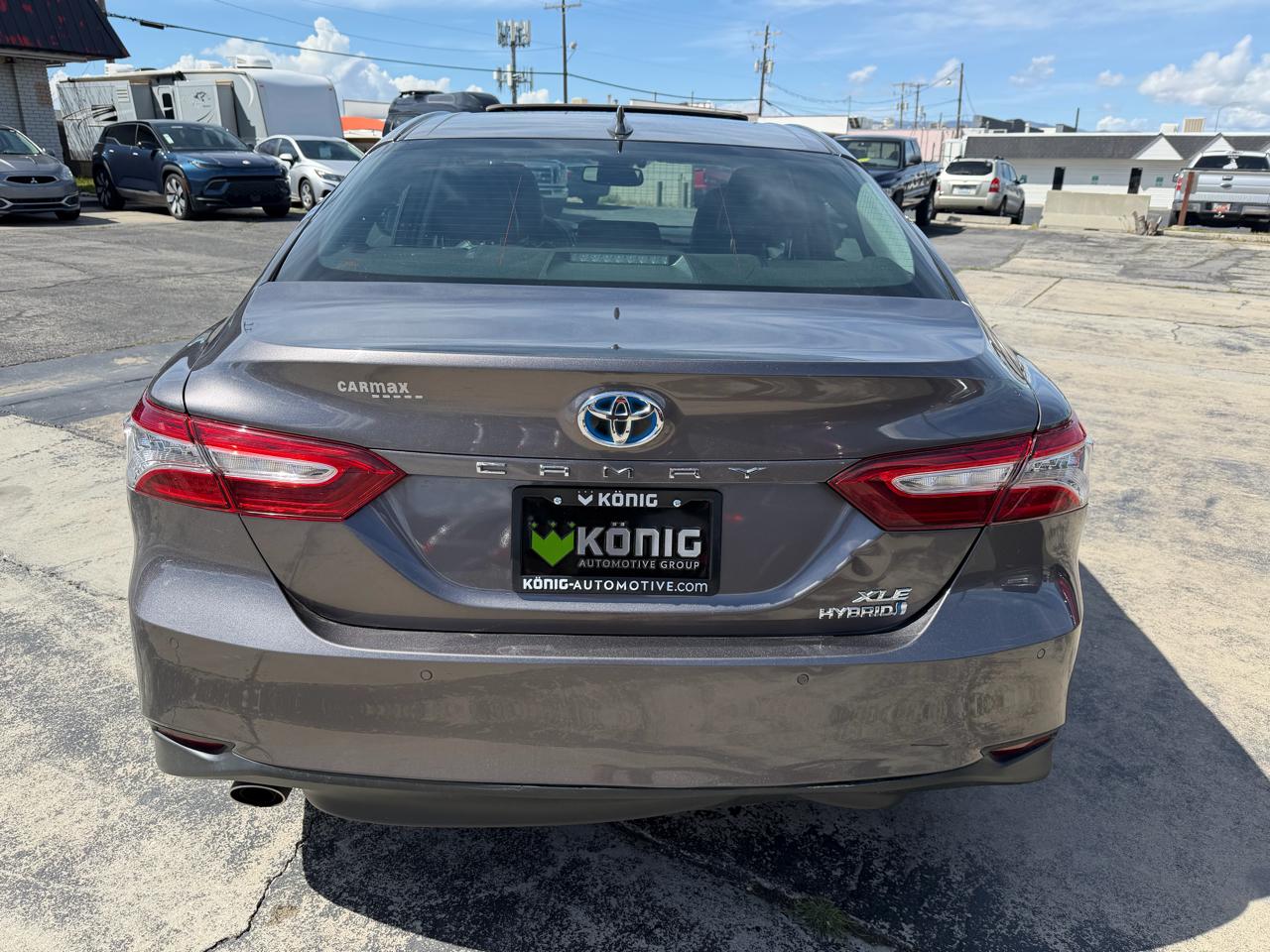 Toyota Camry Hybrid XLE CVT (Natl) 2020