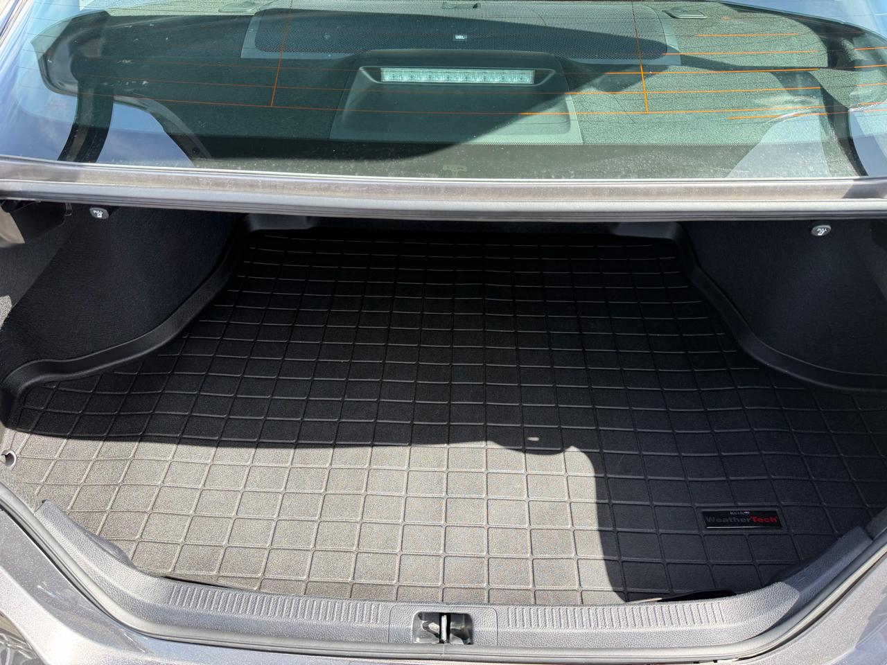 Toyota Camry Hybrid XLE CVT (Natl) 2020