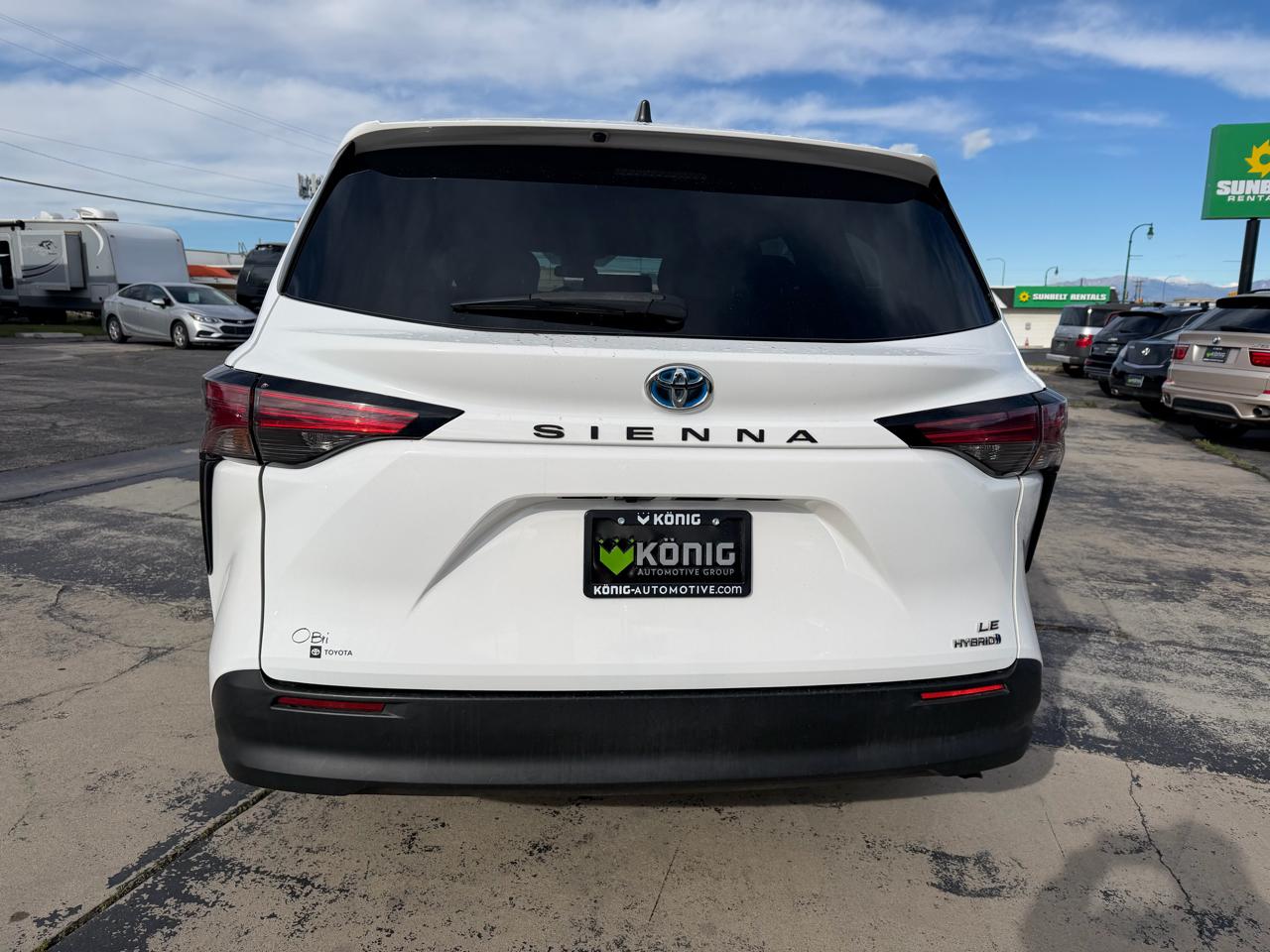 Toyota Sienna LE FWD 8-Passenger (Natl) 2021