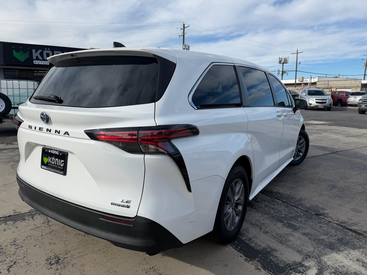 Toyota Sienna LE FWD 8-Passenger (Natl) 2021