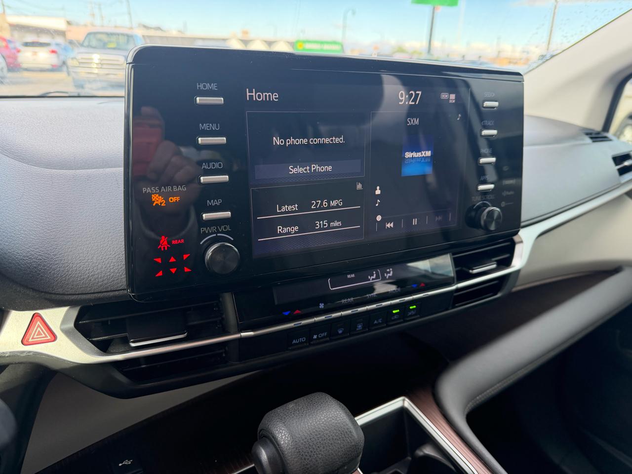 Toyota Sienna LE FWD 8-Passenger (Natl) 2021