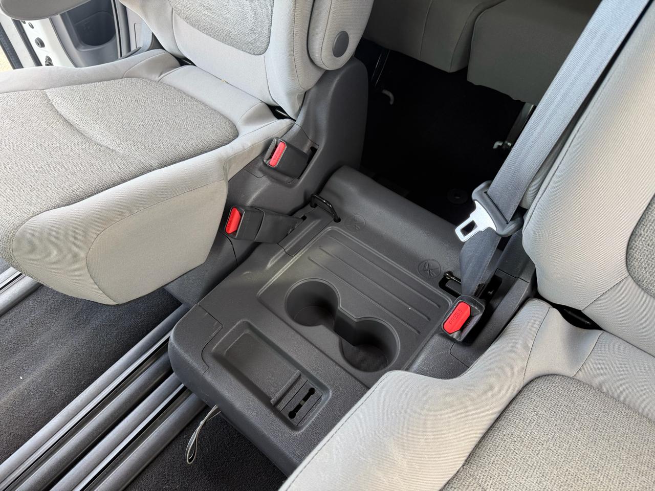 Toyota Sienna LE FWD 8-Passenger (Natl) 2021