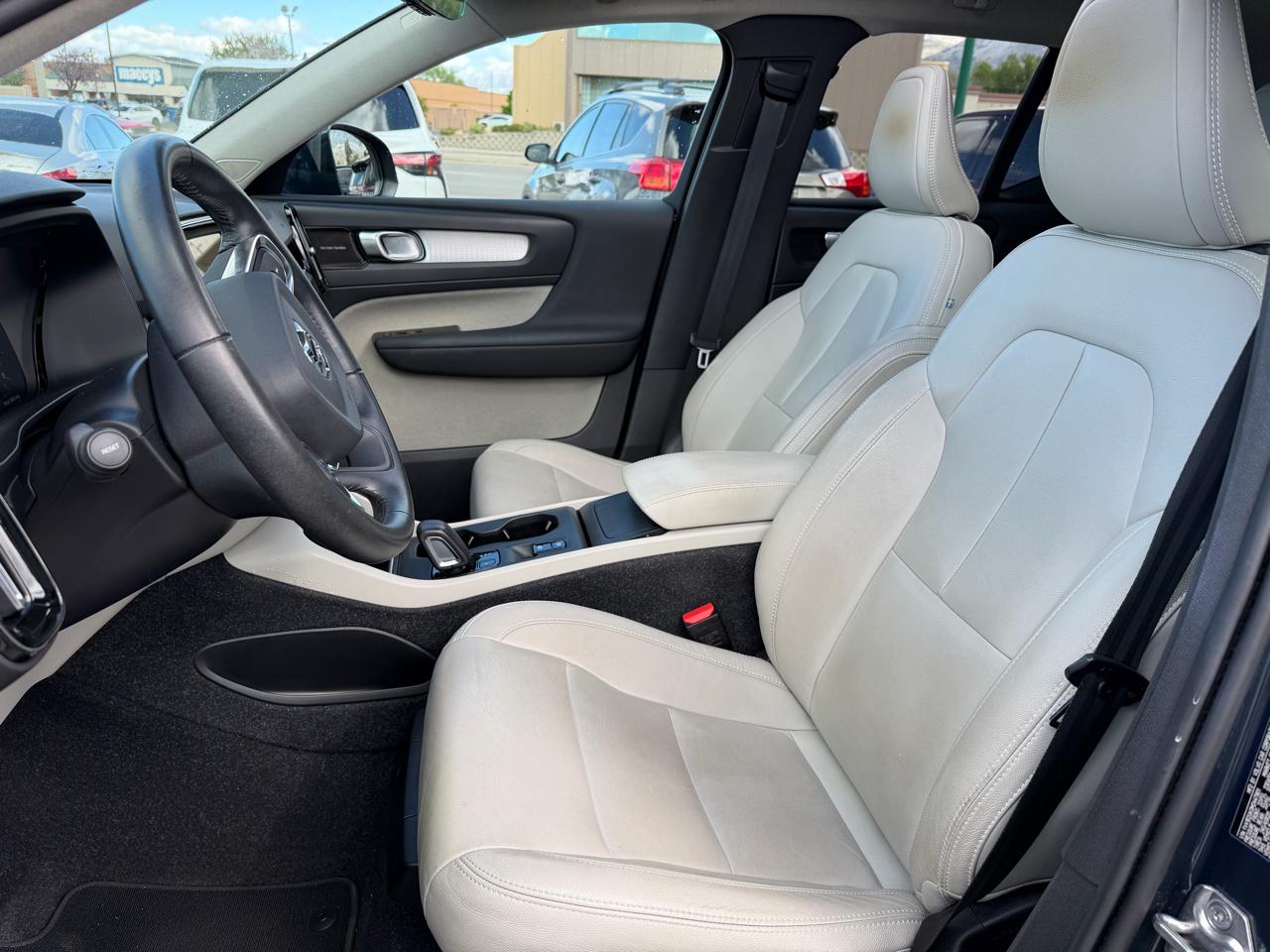 Volvo XC40 T5 AWD Momentum 2021