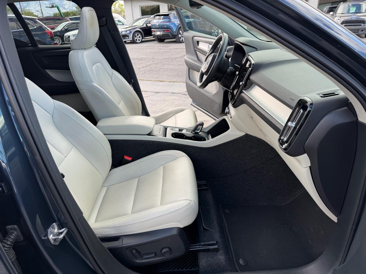 Volvo XC40 T5 AWD Momentum 2021