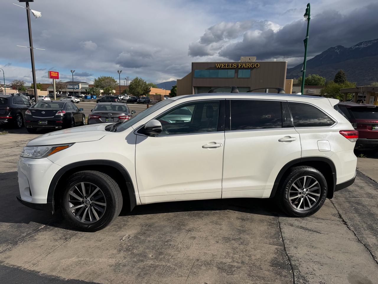 Toyota Highlander XLE V6 AWD (Natl) 2018
