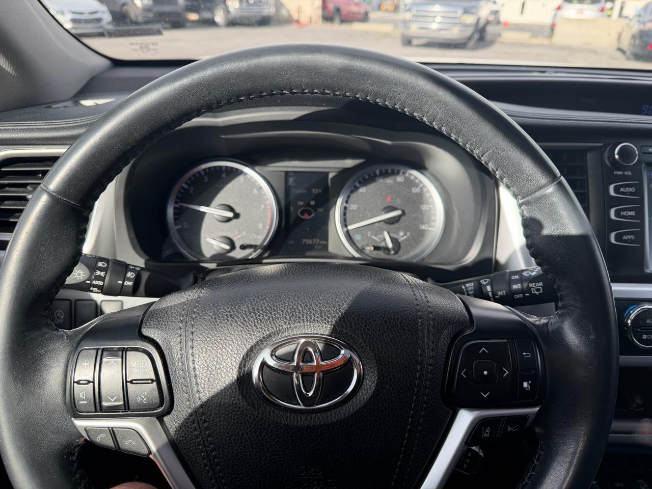 Toyota Highlander XLE V6 AWD (Natl) 2018