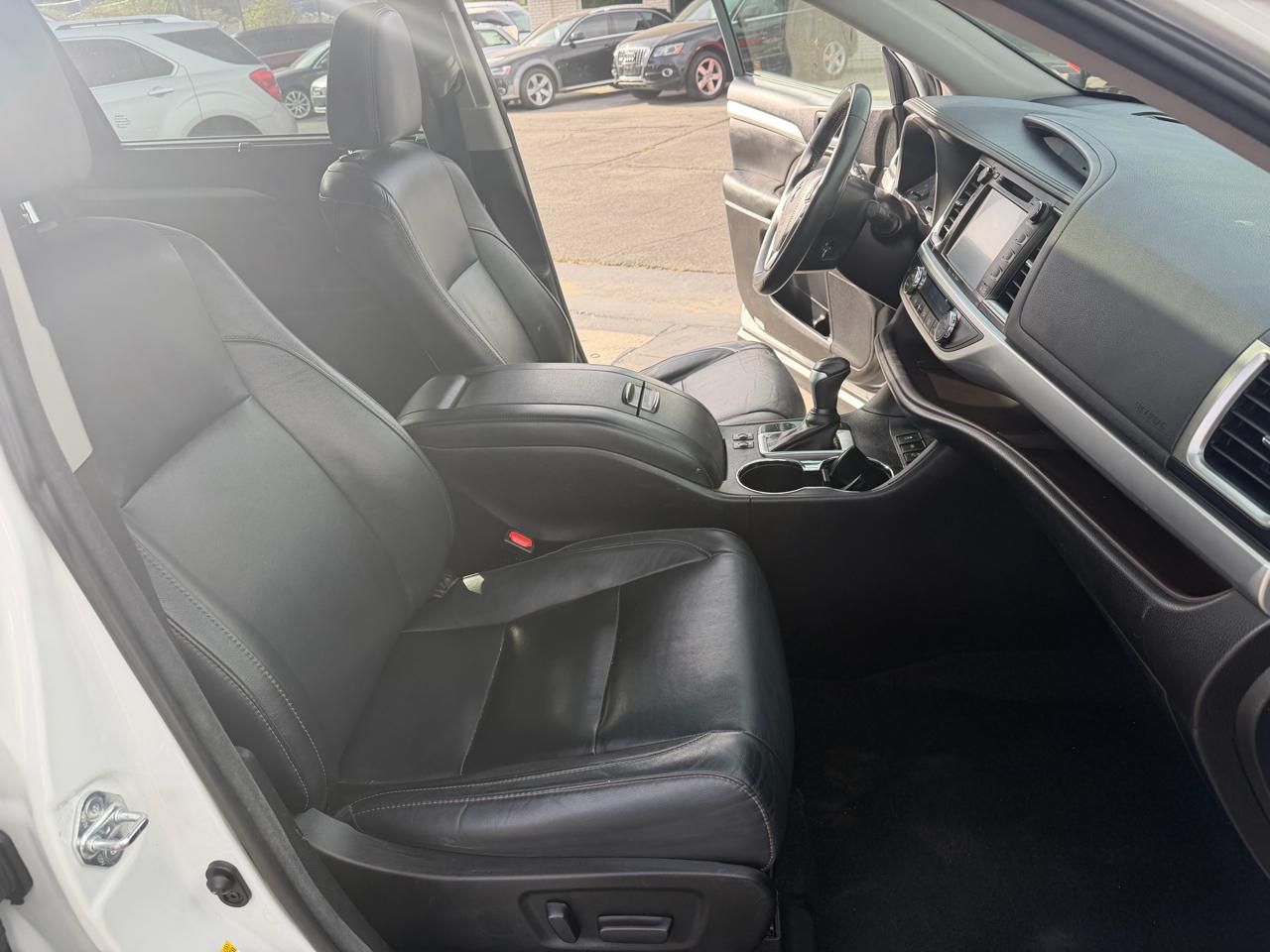 Toyota Highlander XLE V6 AWD (Natl) 2018