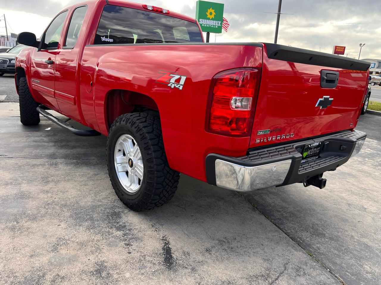 Chevrolet Silverado 1500 4WD Ext Cab 143.5" LT 2011