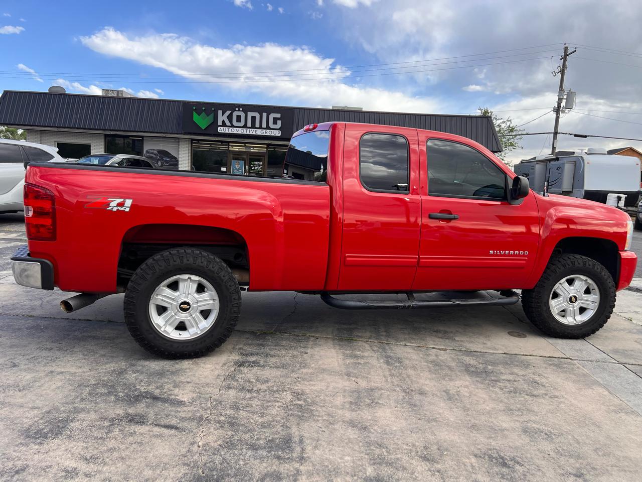 Chevrolet Silverado 1500 4WD Ext Cab 143.5" LT 2011