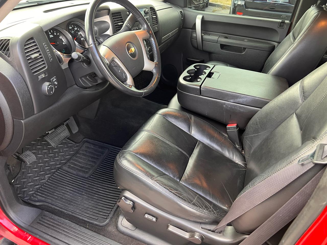 Chevrolet Silverado 1500 4WD Ext Cab 143.5" LT 2011