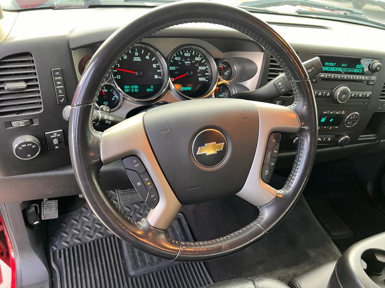 Chevrolet Silverado 1500 4WD Ext Cab 143.5" LT 2011