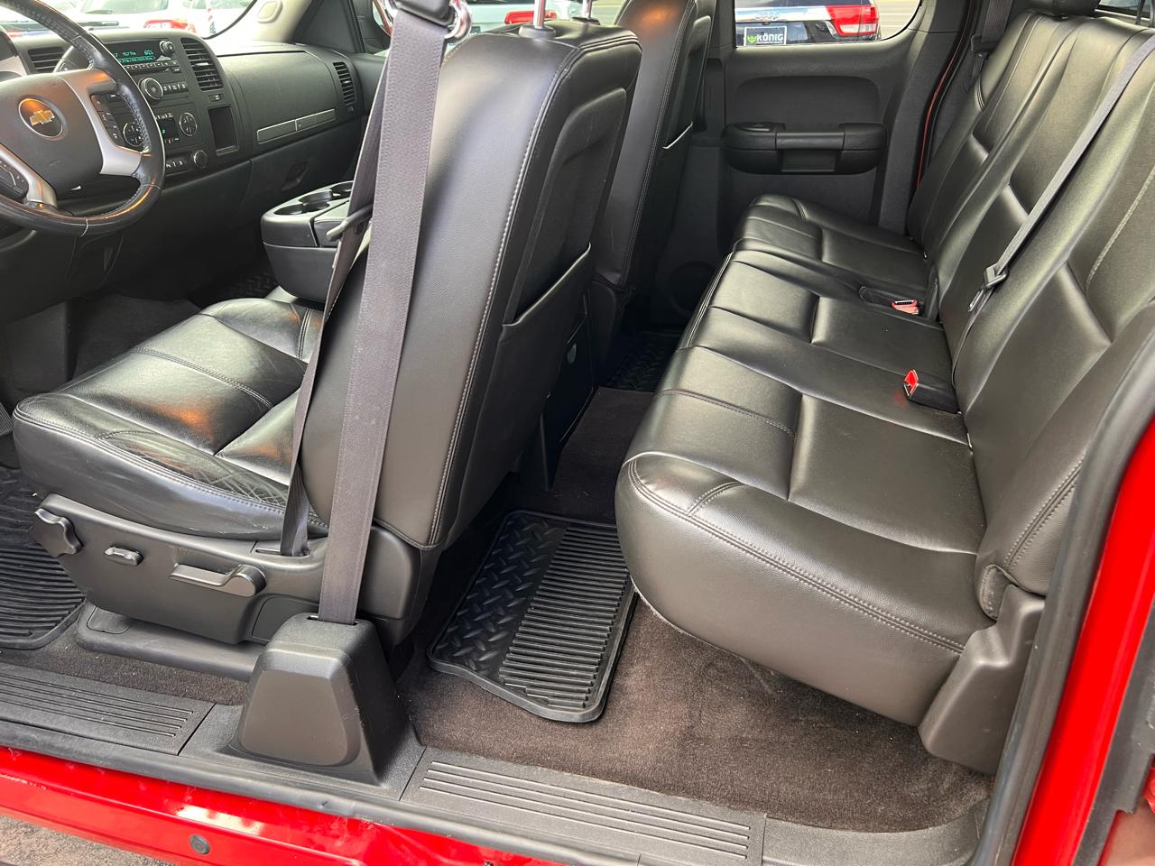 Chevrolet Silverado 1500 4WD Ext Cab 143.5" LT 2011