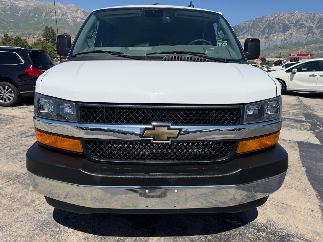 Chevrolet Express Passenger RWD 3500 155" LT 2025