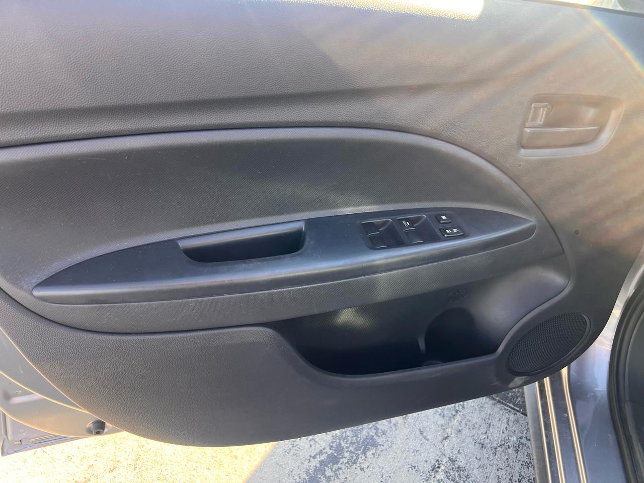 Mitsubishi Mirage ES CVT 2019
