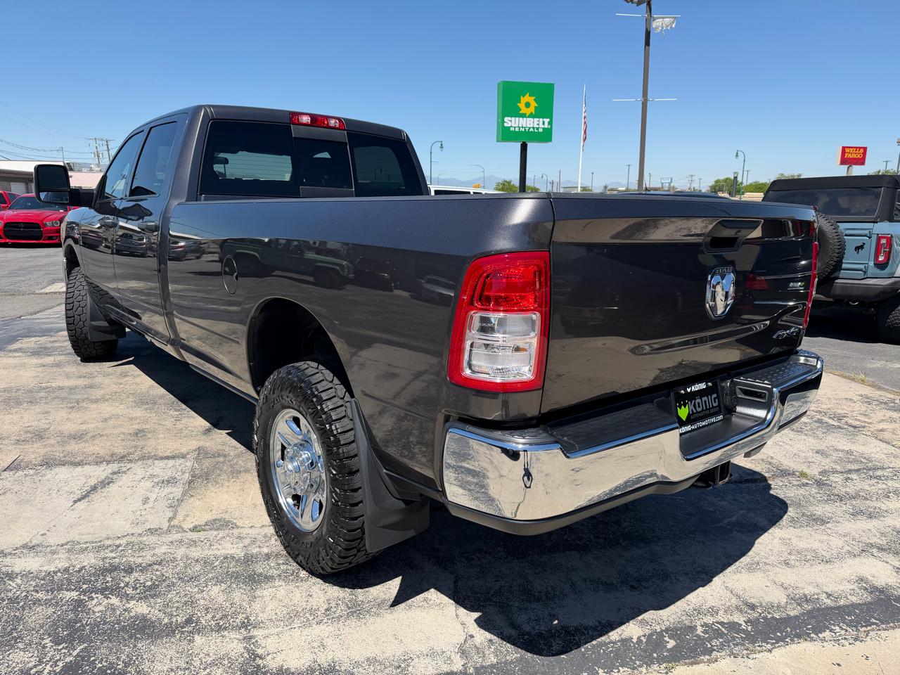 RAM 2500 Tradesman 4x4 Crew Cab 8' Box 2023