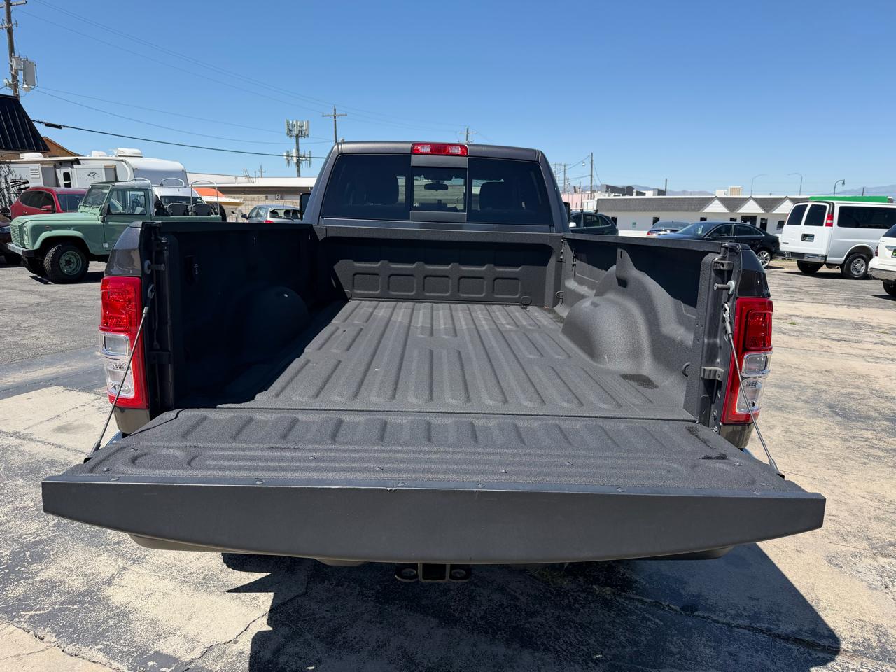RAM 2500 Tradesman 4x4 Crew Cab 8' Box 2023