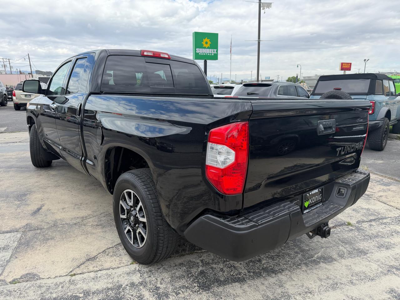 Toyota Tundra 4WD Limited Double Cab 6.5' Bed 5.7L (Natl) 2017