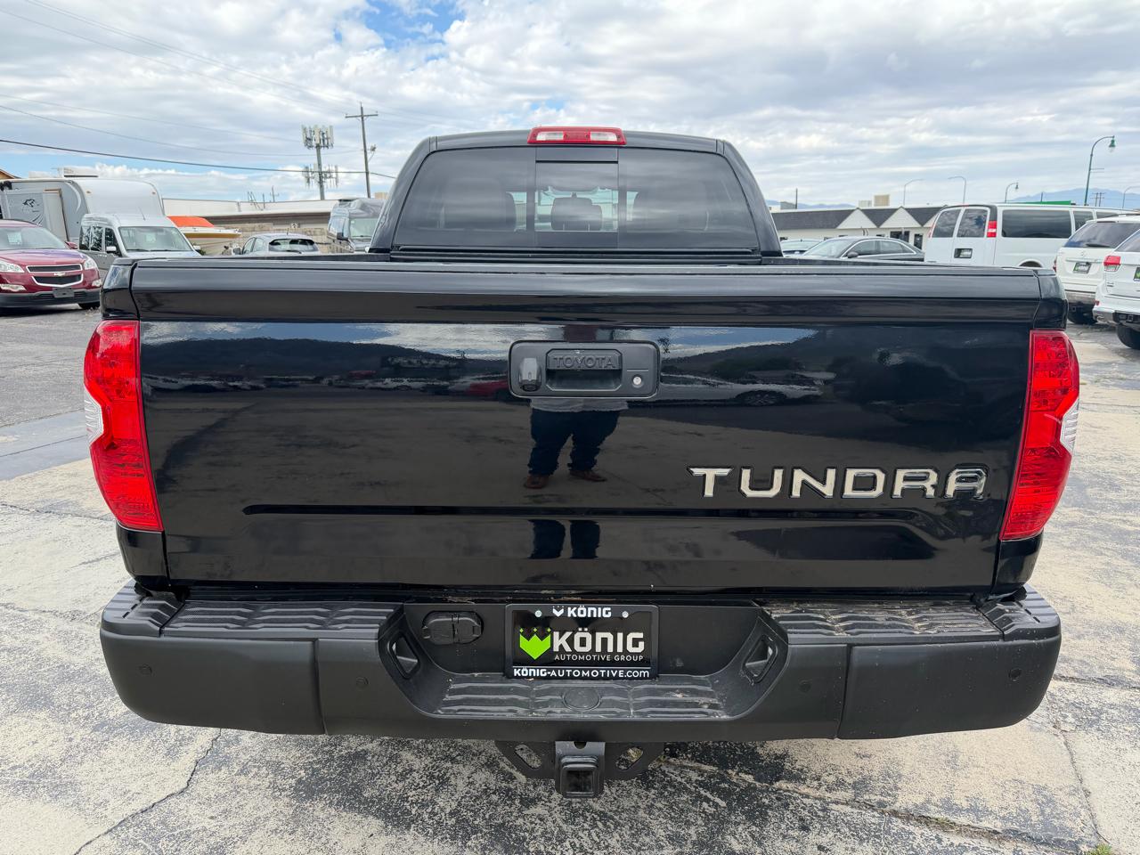 Toyota Tundra 4WD Limited Double Cab 6.5' Bed 5.7L (Natl) 2017