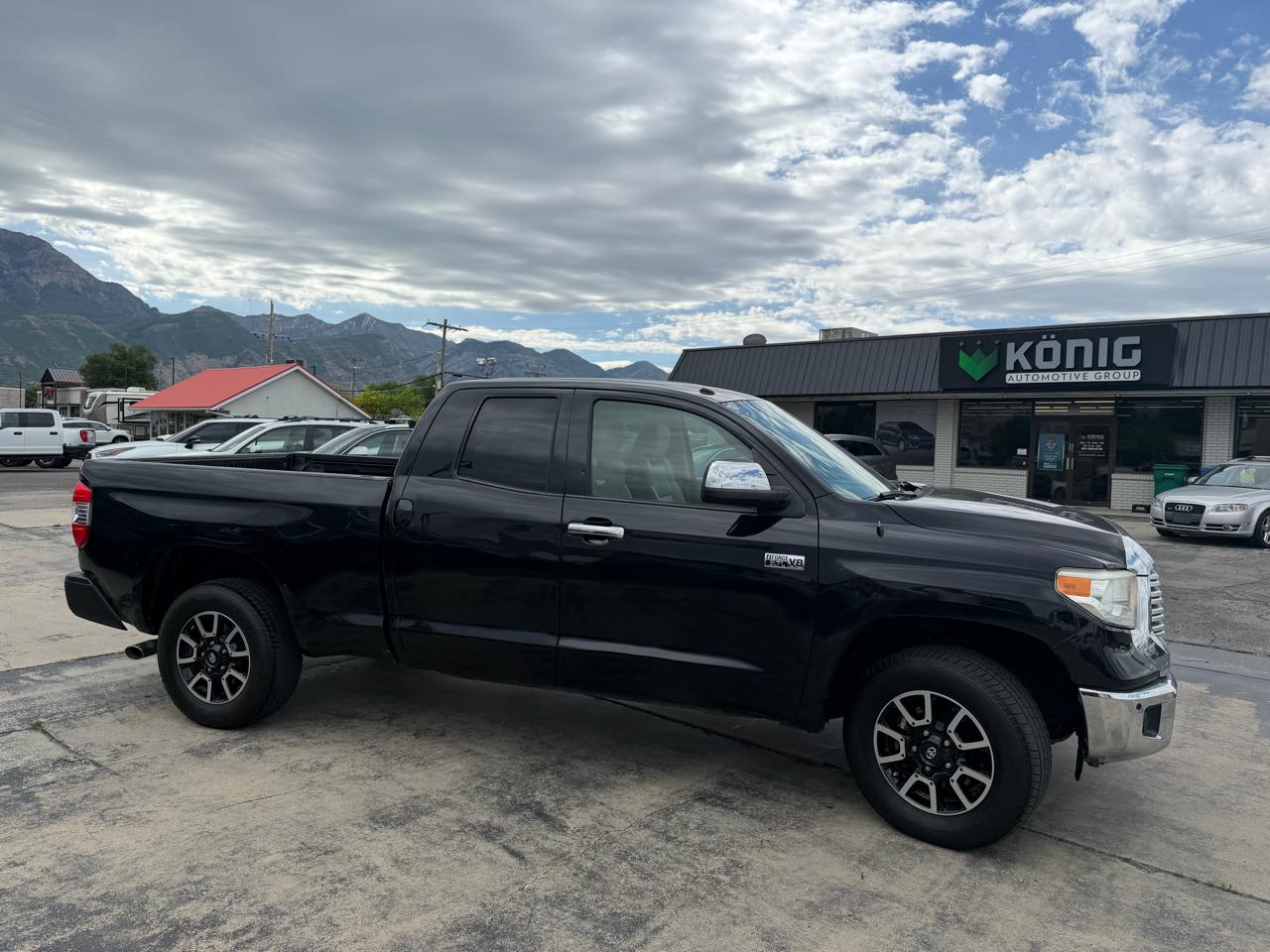 Toyota Tundra 4WD Limited Double Cab 6.5' Bed 5.7L (Natl) 2017