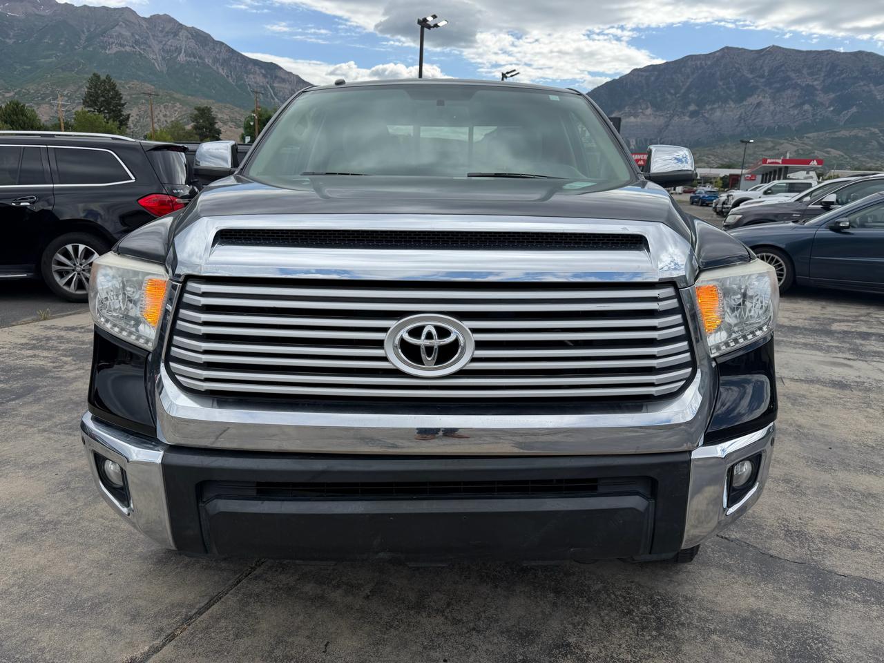 Toyota Tundra 4WD Limited Double Cab 6.5' Bed 5.7L (Natl) 2017