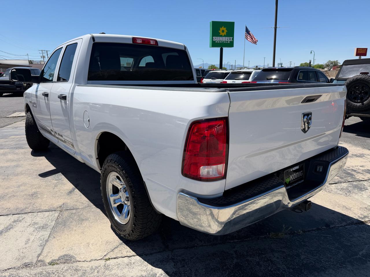 RAM 1500 4WD Quad Cab 140.5" Tradesman 2017