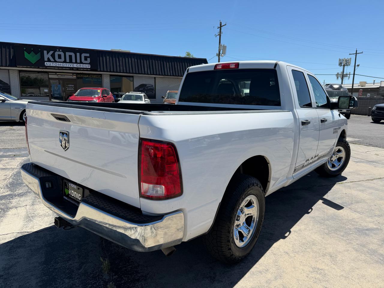 RAM 1500 4WD Quad Cab 140.5" Tradesman 2017
