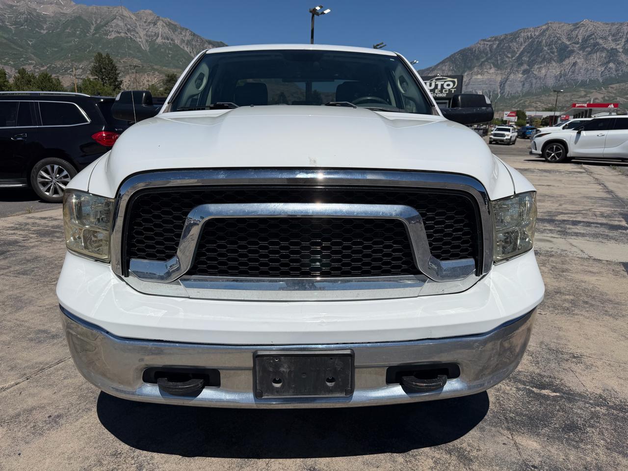 RAM 1500 4WD Quad Cab 140.5" Tradesman 2017