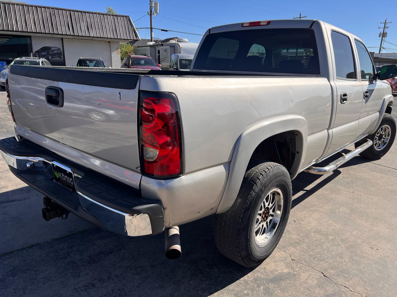 Chevrolet Silverado 2500HD Crew Cab 153" WB 4WD LS 2004