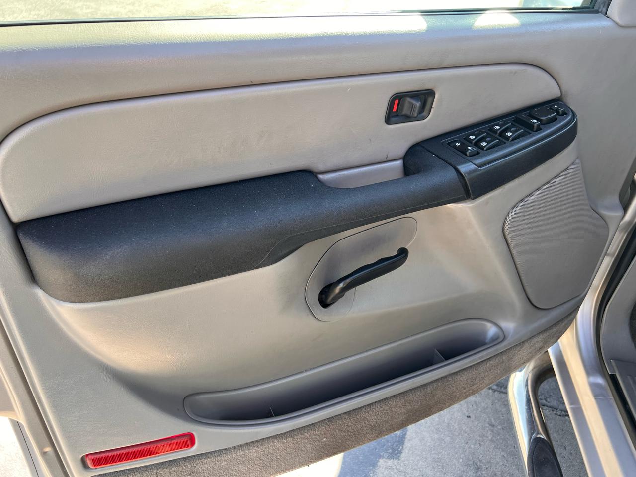 Chevrolet Silverado 2500HD Crew Cab 153" WB 4WD LS 2004