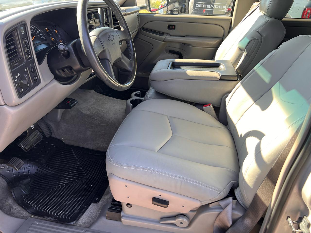 Chevrolet Silverado 2500HD Crew Cab 153" WB 4WD LS 2004