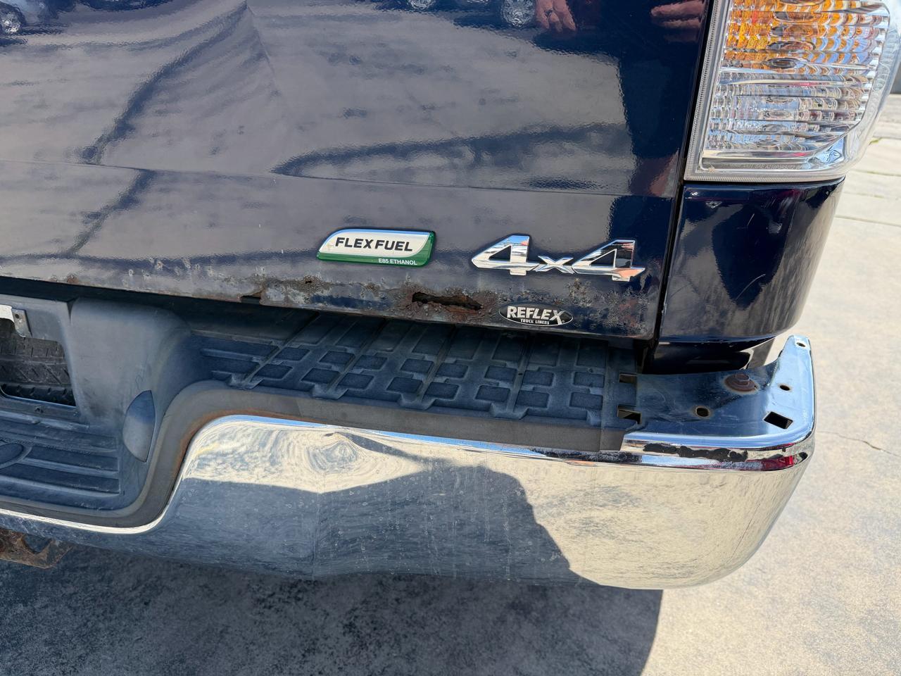 Toyota Tundra 4WD Truck Dbl 5.7L FFV V8 6-Spd AT (Natl) 2010