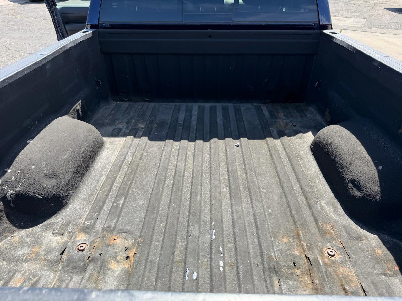 Toyota Tundra 4WD Truck Dbl 5.7L FFV V8 6-Spd AT (Natl) 2010
